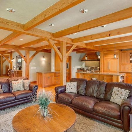 Snowgrass Lodge - River, Mountain Views & Hot Tub Левънуърт Екстериор снимка