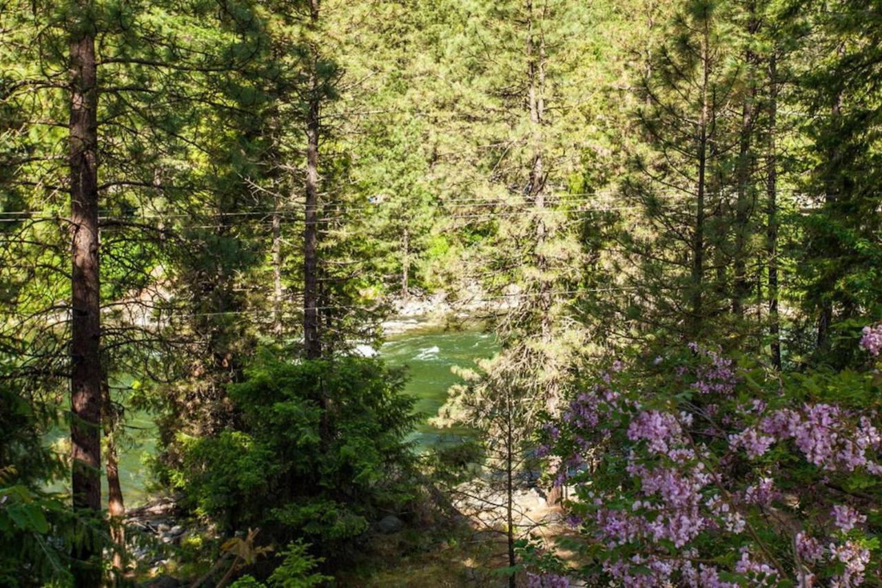 Snowgrass Lodge - River, Mountain Views & Hot Tub Левънуърт Екстериор снимка